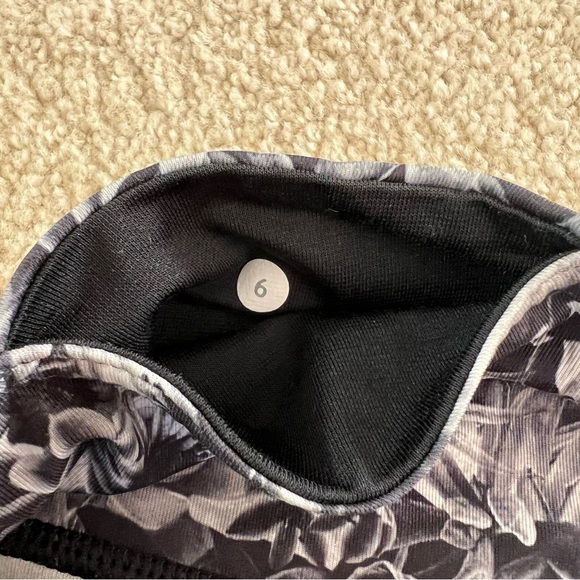 Lululemon size 6 cropped leggings, flower print - Picture 2 of 4